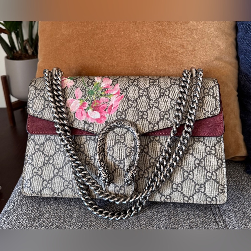 Gucci Beige GG Supreme Dionysus Bloom Shoulder Bag with Pink & Burgundy Accents - Picture 2 of 16